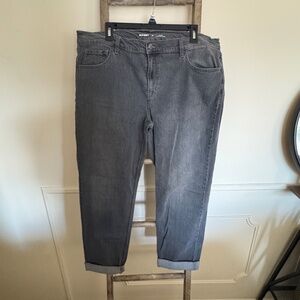 Old Navy WOW Boyfriend Mid-Rise Black Jeans